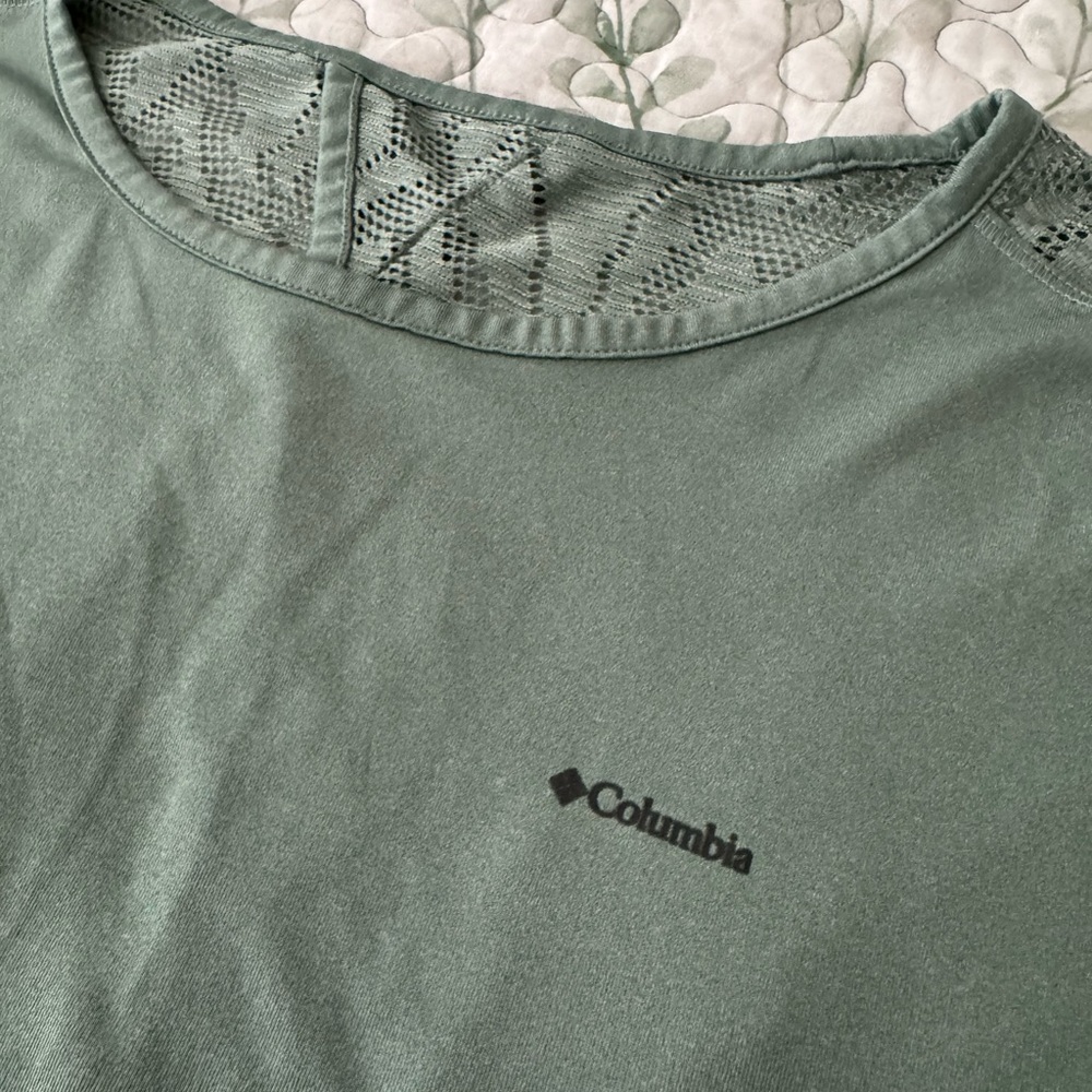 Lace back athletic top - size large